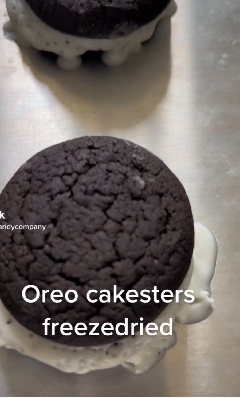 Freeze dried Oreo cakesters
